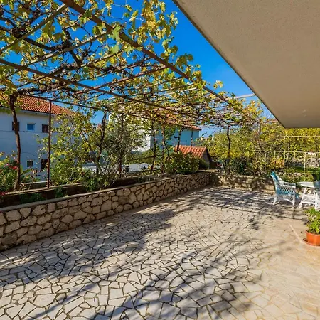 Apartments Melita Dramalj Exterior photo